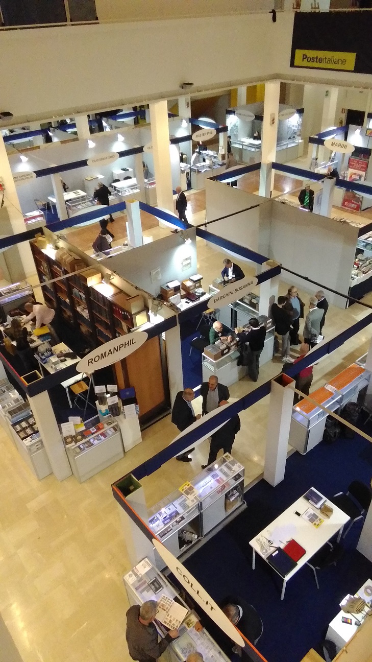stand 2.jpg